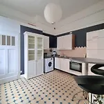 Apartment Charysma - Jugendstil Trifft Moderne, Schlafzimmer Mit Smart-tv, Tischfussball, Darts, Parkplatz Hamelin