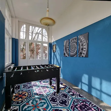 Charysma - Jugendstil Trifft Moderne, Schlafzimmer Mit Smart-tv, Tischfussball, Darts, Parkplatz Apartmán Hamelin
