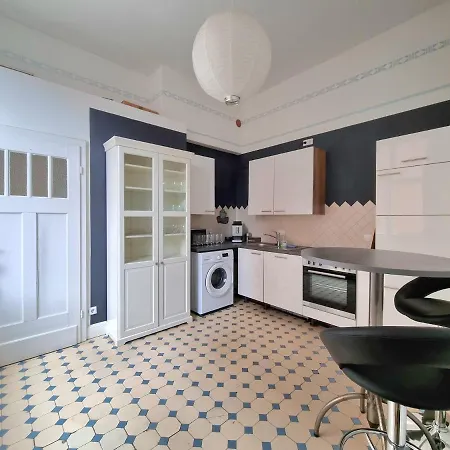 아파트 Charysma - Jugendstil Trifft Moderne, Schlafzimmer Mit Smart-tv, Tischfussball, Darts, Parkplatz 하멜른