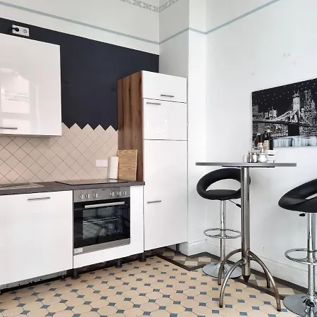 Charysma - Jugendstil Trifft Moderne, Schlafzimmer Mit Smart-tv, Tischfussball, Darts, Parkplatz Apartment
