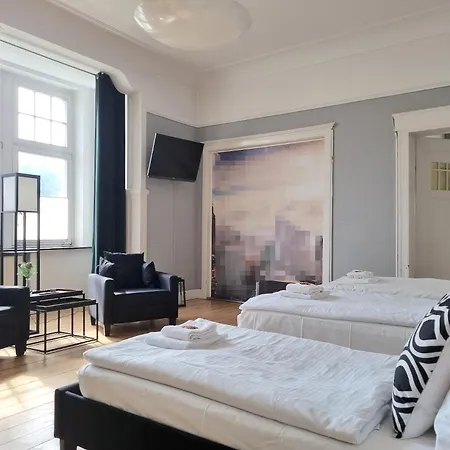 Charysma - Jugendstil Trifft Moderne, Schlafzimmer Mit Smart-tv, Tischfussball, Darts, Parkplatz *