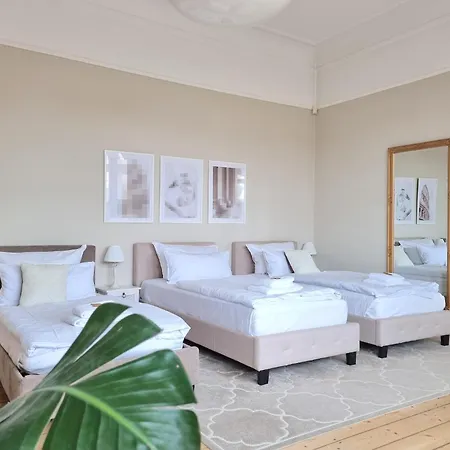 Charysma - Jugendstil Trifft Moderne, Schlafzimmer Mit Smart-tv, Tischfussball, Darts, Parkplatz *