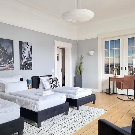 Charysma - Jugendstil Trifft Moderne, Schlafzimmer Mit Smart-tv, Tischfussball, Darts, Parkplatz Apartmán *