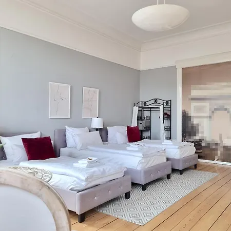 Charysma - Jugendstil Trifft Moderne, Schlafzimmer Mit Smart-tv, Tischfussball, Darts, Parkplatz Apartmán Hamelin