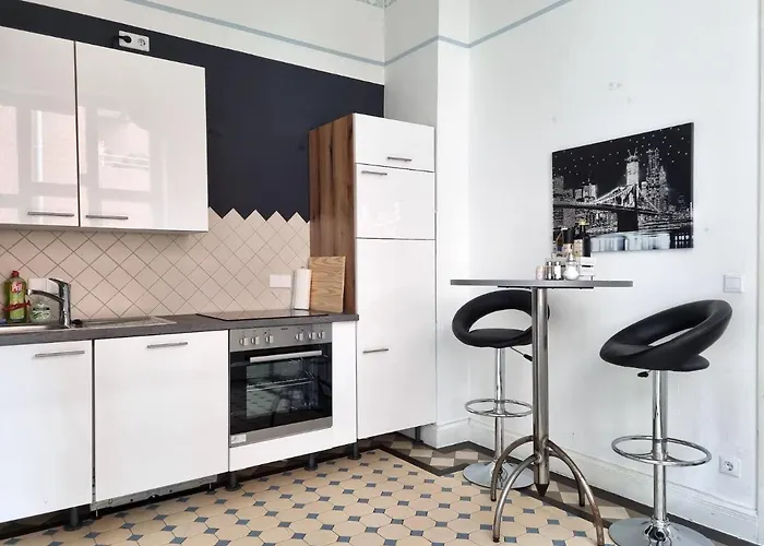 Charysma - Jugendstil Trifft Moderne, Schlafzimmer Mit Smart-tv, Tischfussball, Darts, Parkplatz Appartement