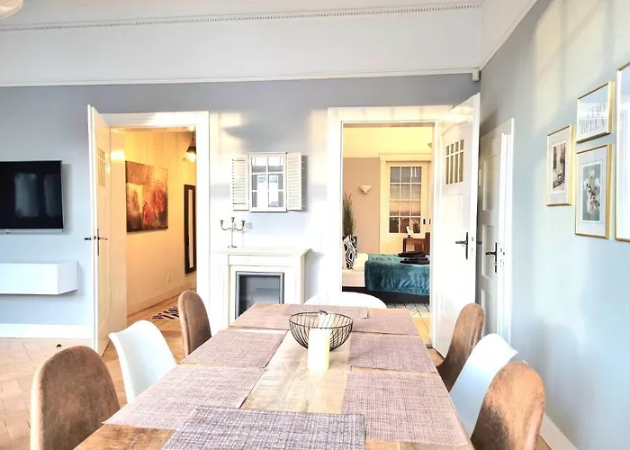Appartement Charysma - Jugendstil Trifft Moderne, Schlafzimmer Mit Smart-tv, Tischfussball, Darts, Parkplatz *