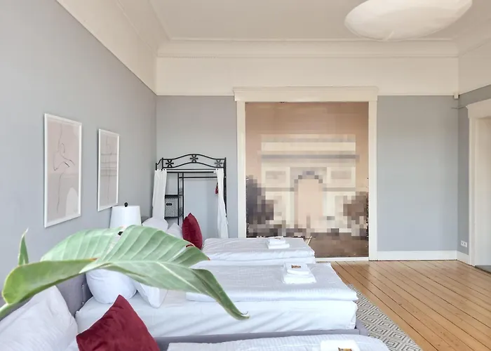 Charysma - Jugendstil Trifft Moderne, Schlafzimmer Mit Smart-tv, Tischfussball, Darts, Parkplatz Appartement Hamelin